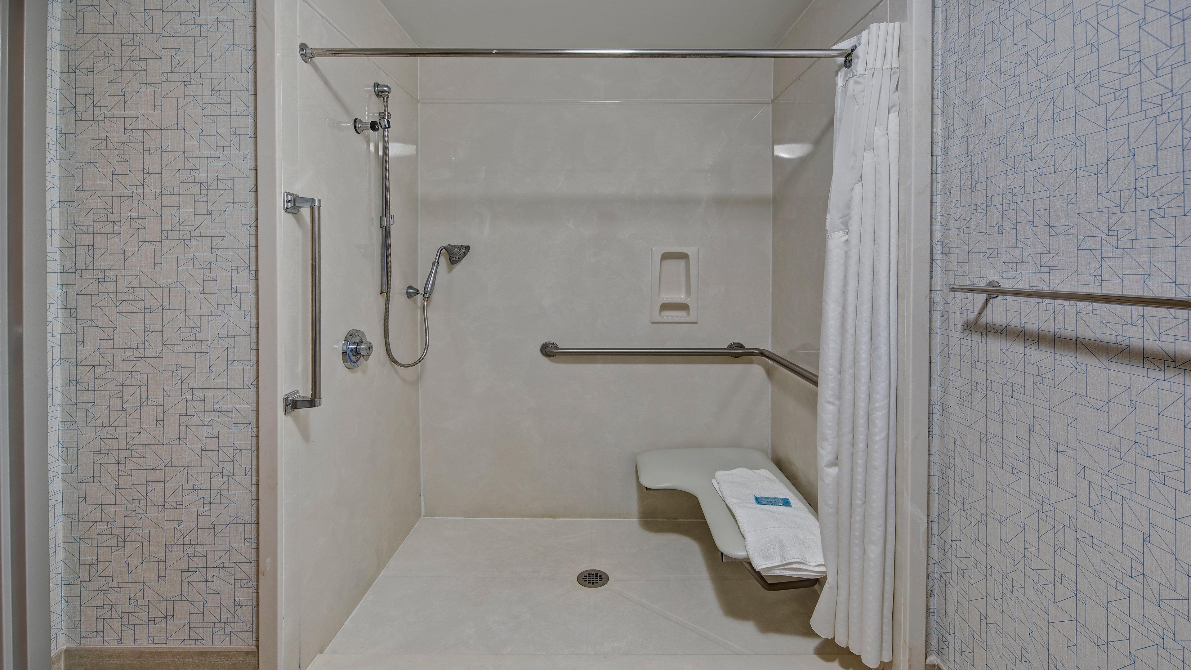 Holiday Inn Express Hotel & Suites London By Ihg Exterior photo