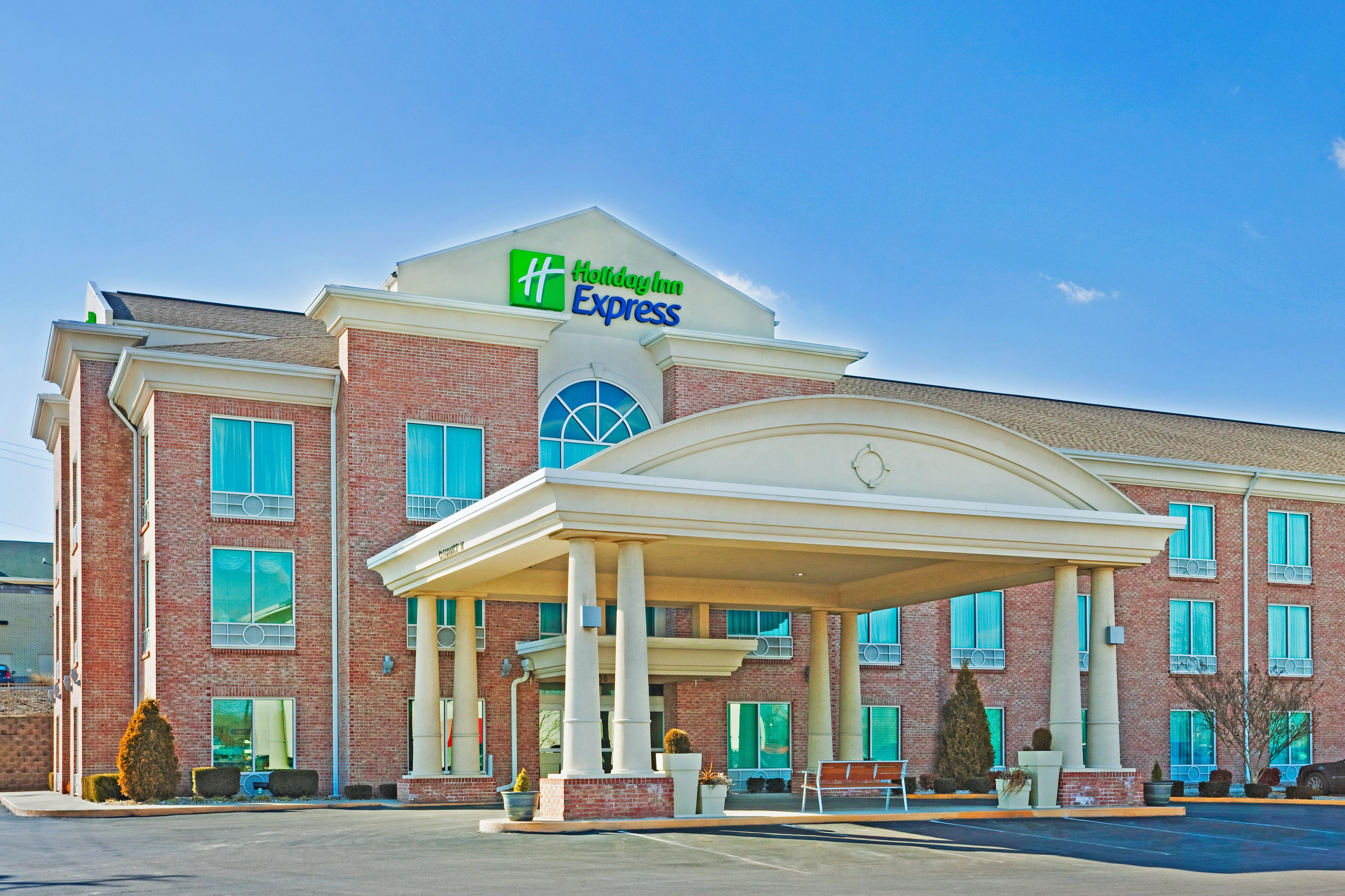 Holiday Inn Express Hotel & Suites London By Ihg Exterior photo
